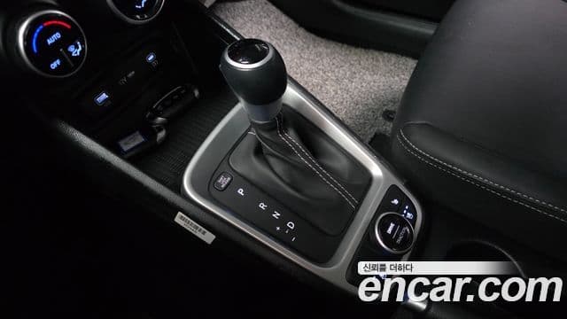 Hyundai Venue Premium, 2023 9