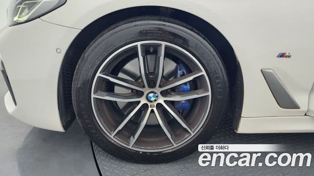BMW 5시리즈 (G30) 520i M Sport, 2022 все фото