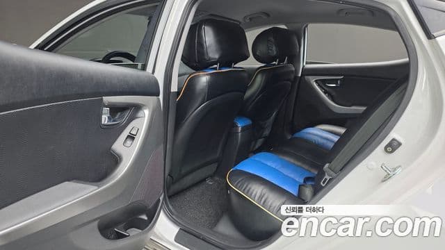 Hyundai Avante MD Premier, 2012 17