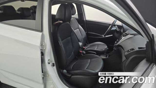 Hyundai Accent(новый кузов / новое поколение) Premium, 2015 12