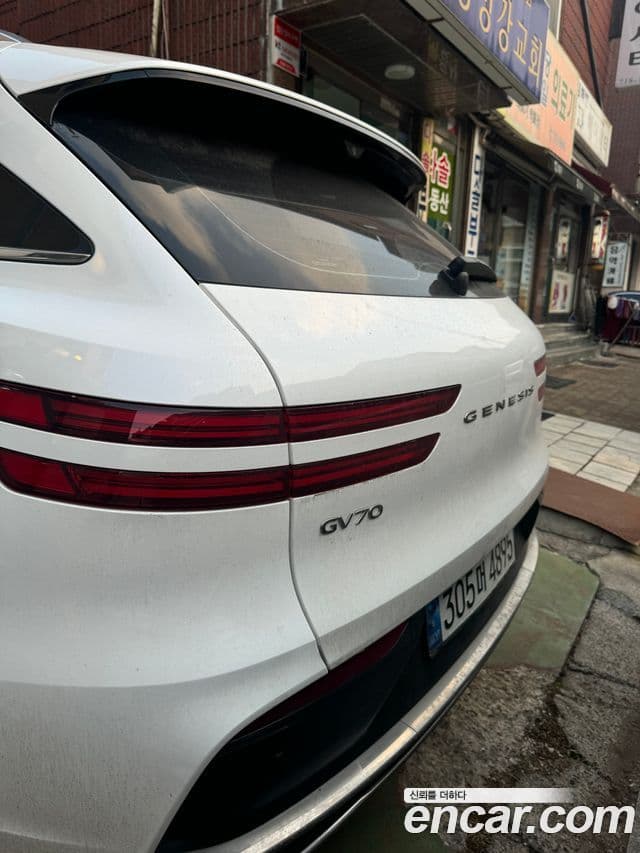 Genesis GV70, 2025 4