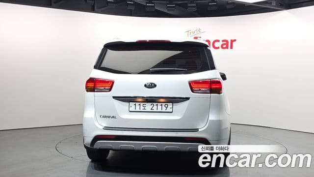 Kia All New Carnival Prestige, 2016 4
