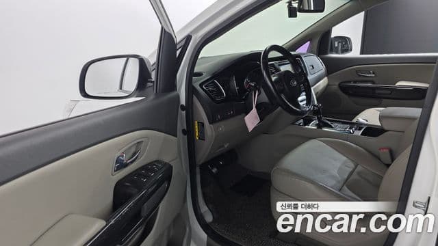 Kia All New Carnival Prestige, 2016 11