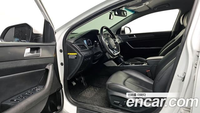 Hyundai LF Sonata 1.6 турбо Smart, 2016 11