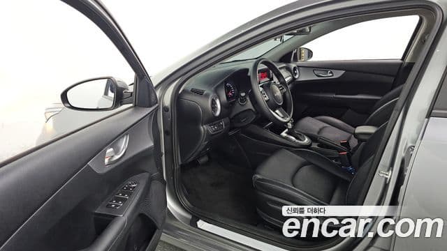 Kia The / новый New K3 2세대 Trendy, 2023 10