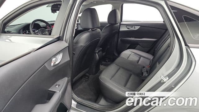 Kia The / новый New K3 2세대 Trendy, 2023 12