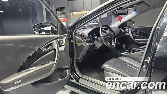 Hyundai Grandeur HG Modern, 2015 11