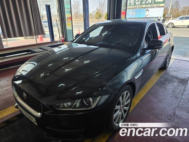 Jaguar XE Prestige, 2016 2