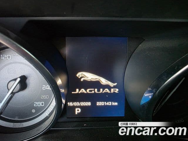 Jaguar XE Prestige, 2016 14