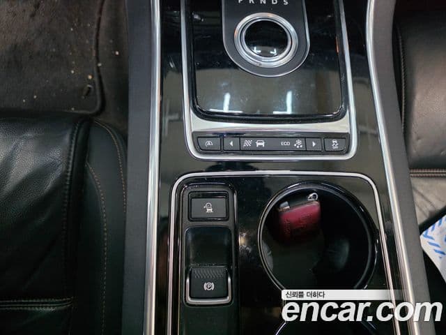 Jaguar XE Prestige, 2016 16