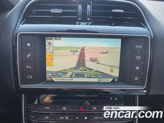 Jaguar XE Prestige, 2016 18