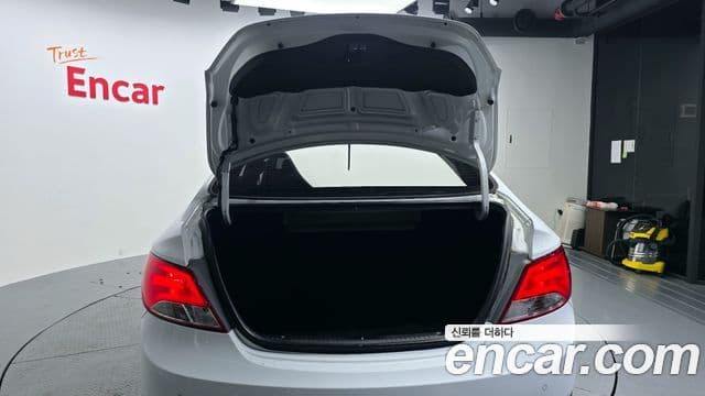 Hyundai Accent(новый кузов / новое поколение) Modern, 2016 20