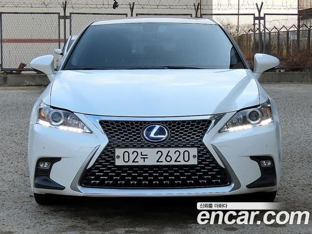 Lexus CT200h ZWA10, 2018 1
