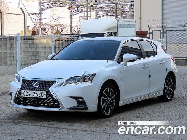 Lexus CT200h ZWA10, 2018 2