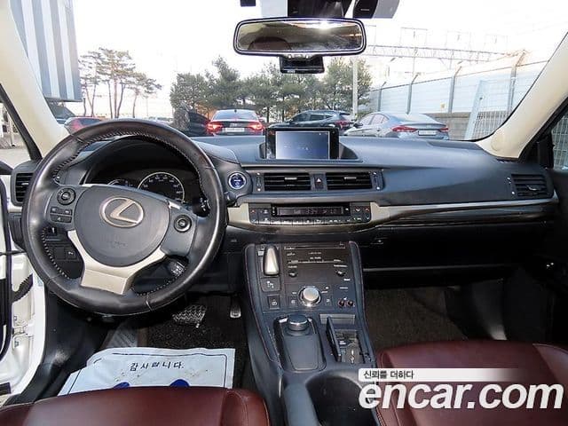 Lexus CT200h ZWA10, 2018 7
