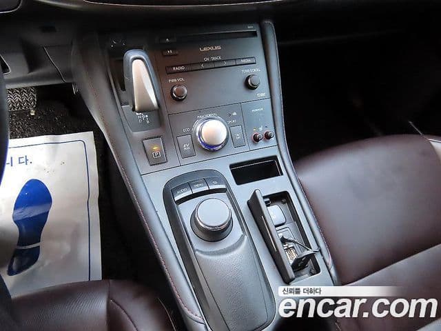 Lexus CT200h ZWA10, 2018 10