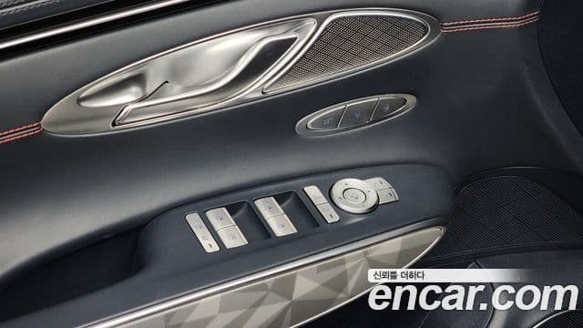 Genesis GV70, 2022 13