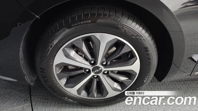 Kia K8 гибрид Noblesse, 2022 все фото