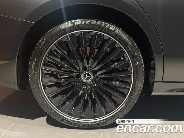 Mercedes-Benz E-класс W214 AMG Line, 2026 7