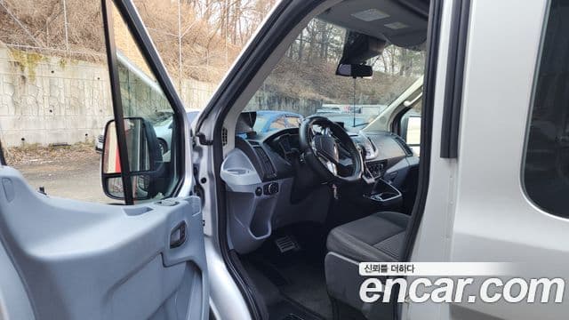 Ford 트랜짓, 2017 10