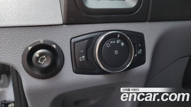 Ford 트랜짓, 2017 13