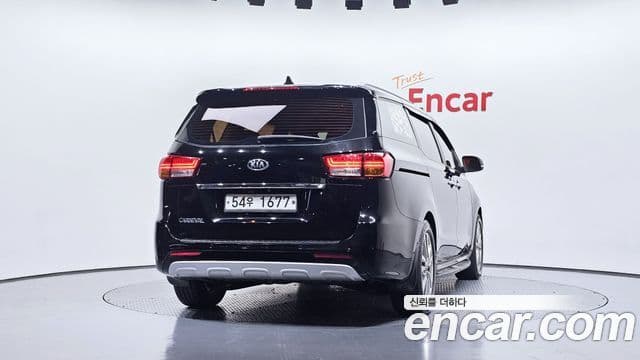 Kia All New Carnival Prestige, 2015 3