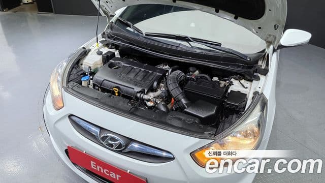 Hyundai Accent(новый кузов / новое поколение) Premier, 2012 6