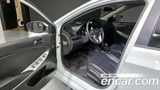 Hyundai Accent(новый кузов / новое поколение) Premier, 2012 10