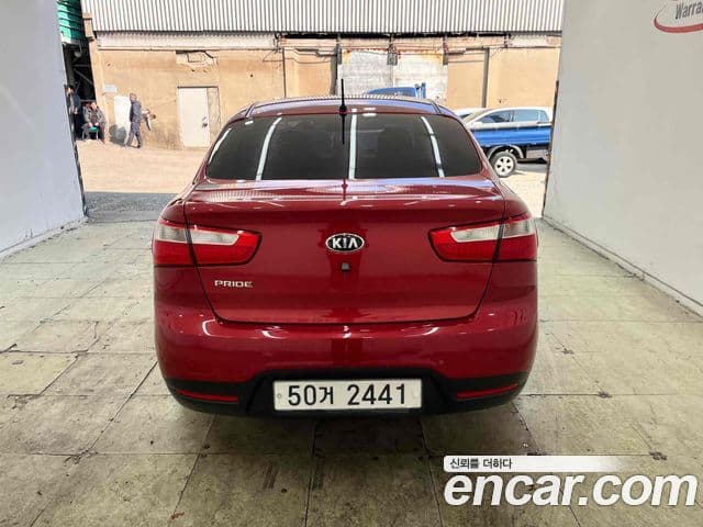 Kia All New Pride Trendy, 2014 4