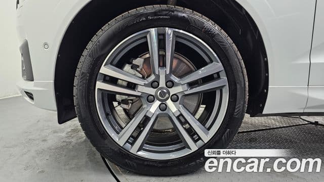 Volvo XC60 2세대 T8 R-Design, 2021 все фото