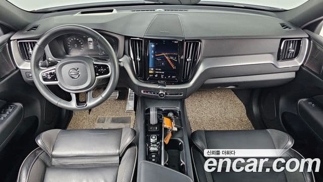 Volvo XC60 2세대 T8 R-Design, 2021 7