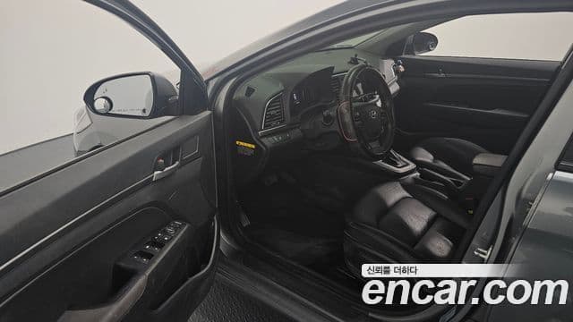 Hyundai Avante AD 1.6 GDI Value Plus, 2017 10