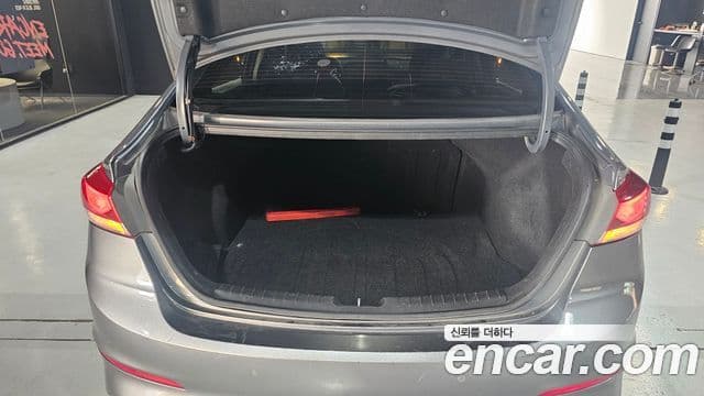 Hyundai Avante AD 1.6 GDI Value Plus, 2017 20