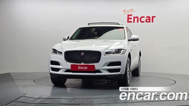 Jaguar F-PACE 20d Portfolio, 2018 3
