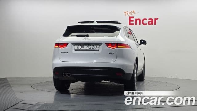 Jaguar F-PACE 20d Portfolio, 2018 4