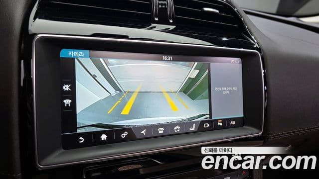 Jaguar F-PACE 20d Portfolio, 2018 15