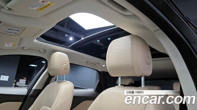 Jaguar F-PACE 20d Portfolio, 2018 16