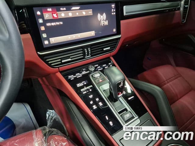 Porsche Cayenne (PO536) 3.0 E-гибрид Platinum Edition, 2023 10