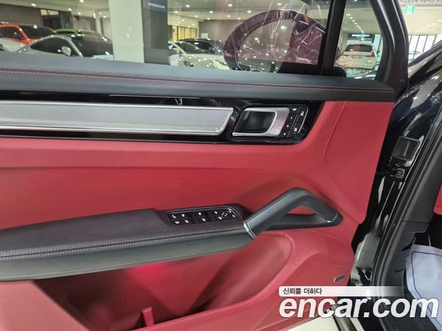 Porsche Cayenne (PO536) 3.0 E-гибрид Platinum Edition, 2023 17