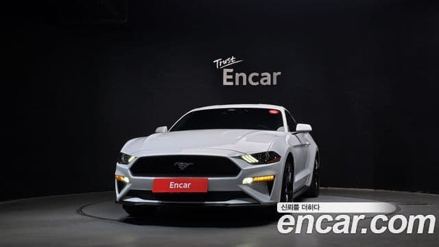 Ford Mustang купе, 2021 3