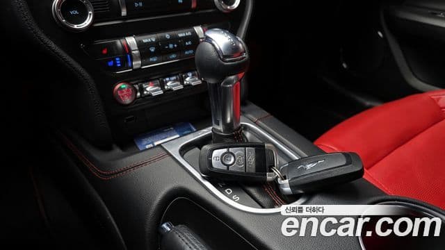 Ford Mustang купе, 2021 9