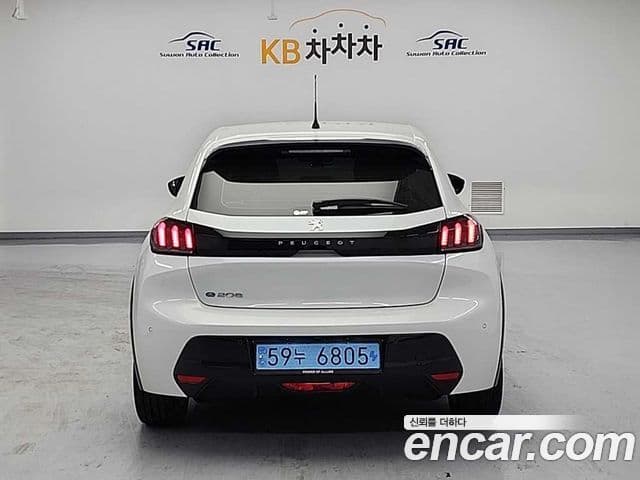 Peugeot e-208 2세대 Allure, 2022 4