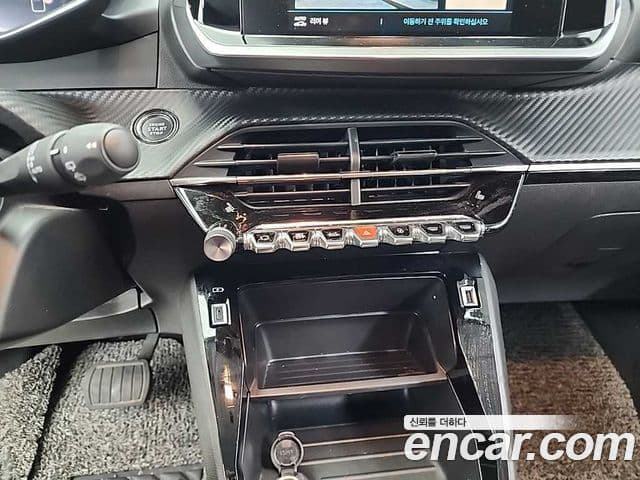 Peugeot e-208 2세대 Allure, 2022 10
