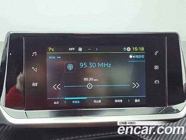 Peugeot e-208 2세대 Allure, 2022 13