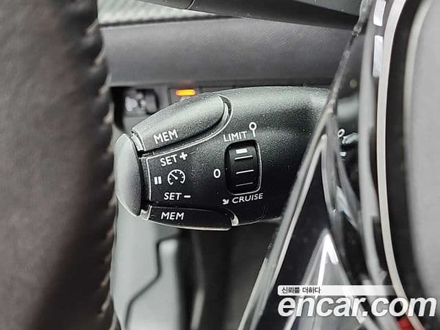 Peugeot e-208 2세대 Allure, 2022 17