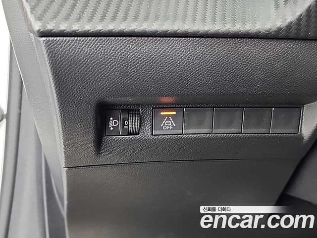 Peugeot e-208 2세대 Allure, 2022 18