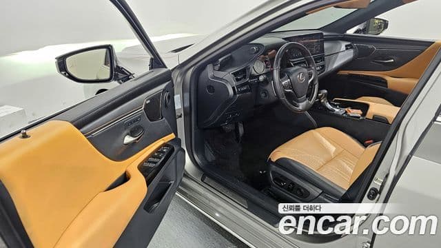 Lexus ES300h 7세대 Executive, 2026 10
