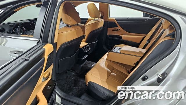 Lexus ES300h 7세대 Executive, 2026 11