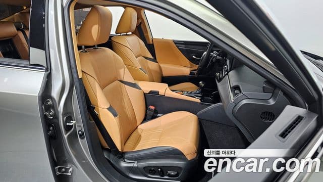 Lexus ES300h 7세대 Executive, 2026 12