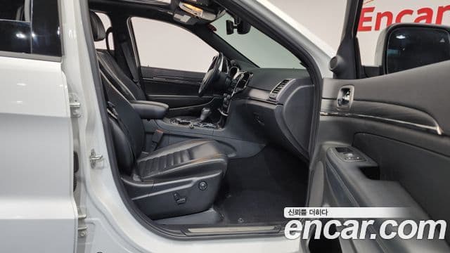 Jeep Grand Cherokee WK2, 2020 11